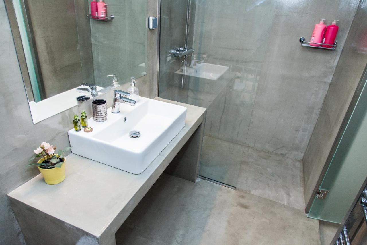 Beautiful Apt Near Monastiraki Sqr Appartamento Atene Esterno foto